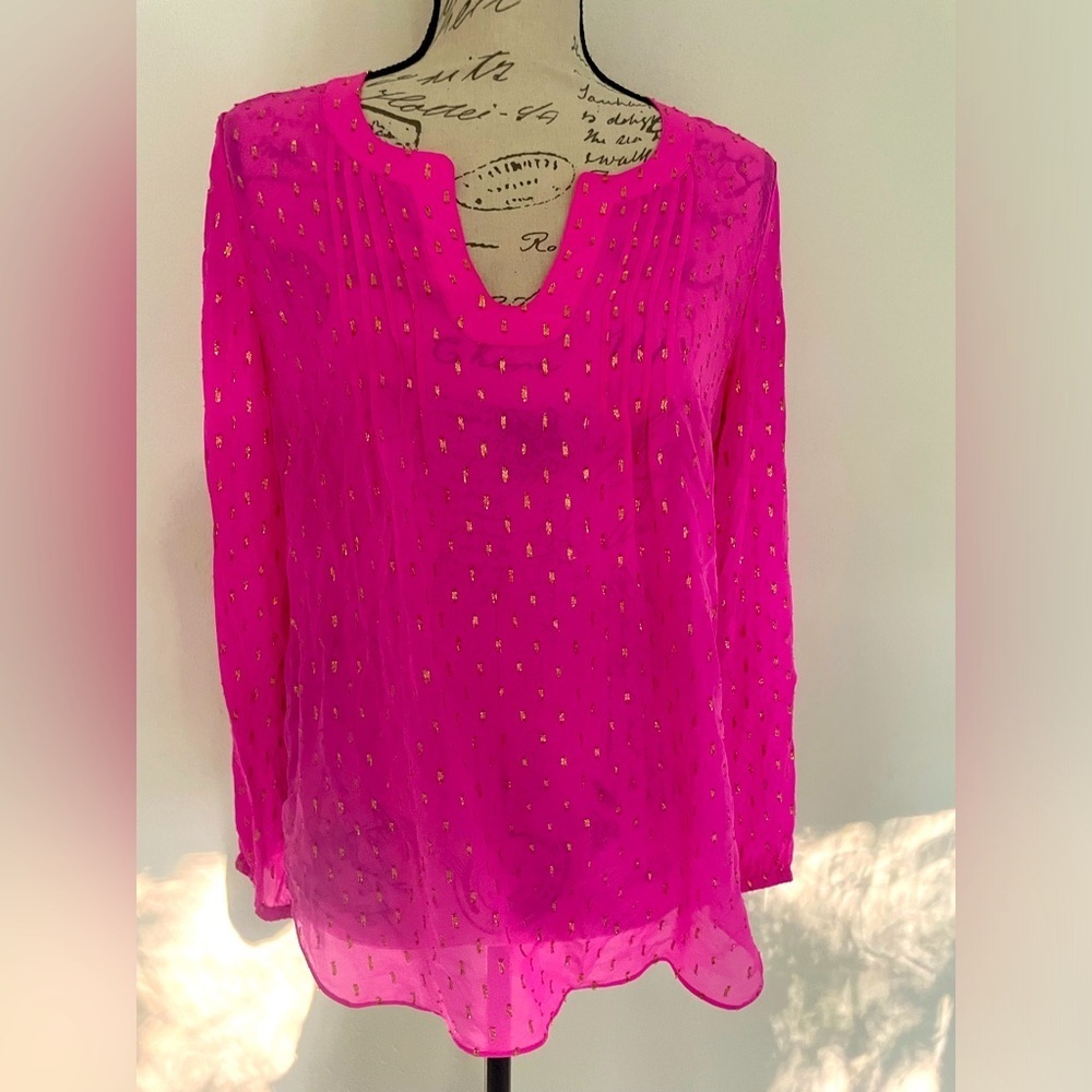Lilly Pulitzer pink and gold blouse size small EUC 😍
